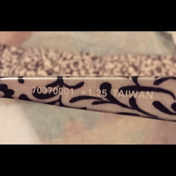 Readers - Picture 5 of 5